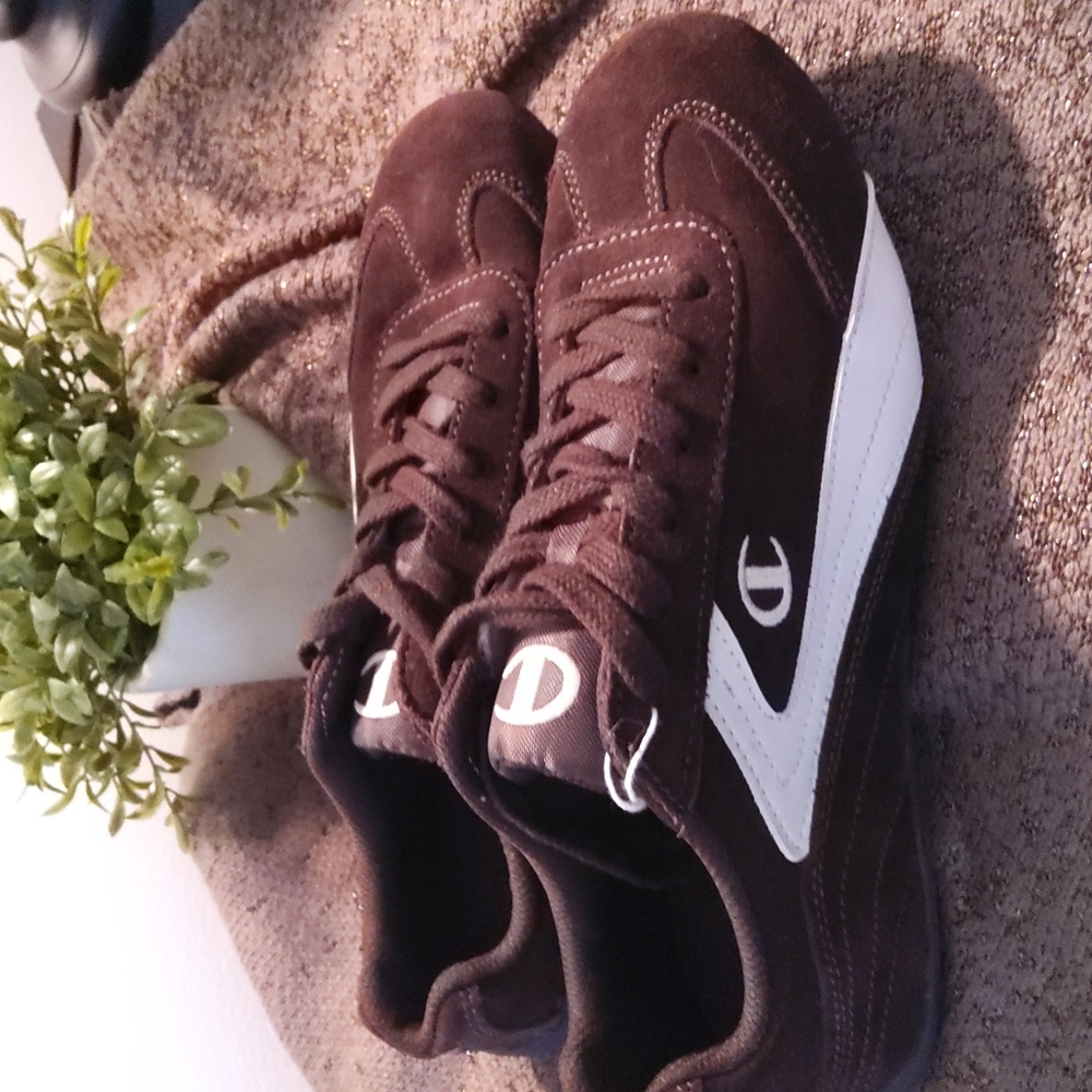 MENS CHAMPION SNEAKERS SIZE 7 1/2 BRAND NEW! SUPER SALE!